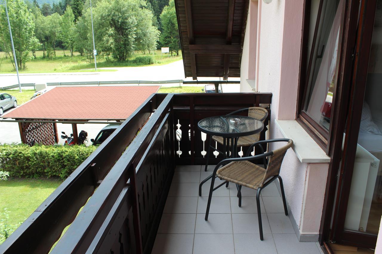 Guesthouse Veranda มอยสตรานา ภายนอก รูปภาพ