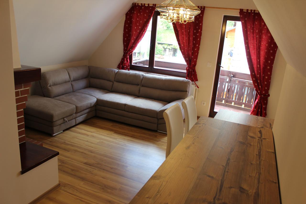 Guesthouse Veranda มอยสตรานา ภายนอก รูปภาพ