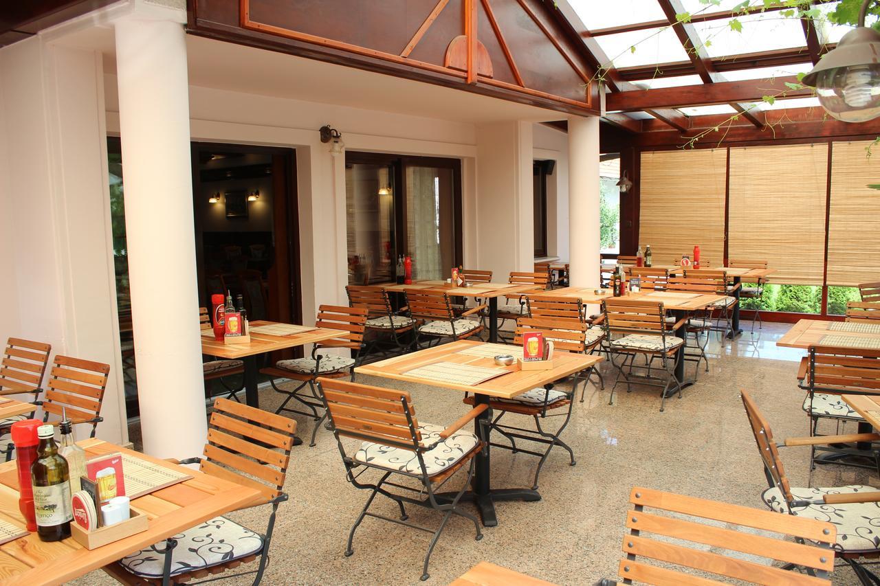 Guesthouse Veranda มอยสตรานา ภายนอก รูปภาพ