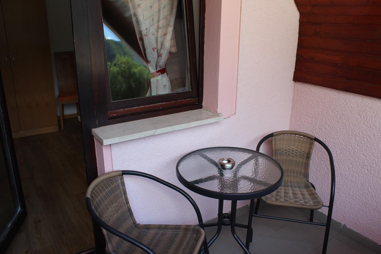 Guesthouse Veranda มอยสตรานา ภายนอก รูปภาพ